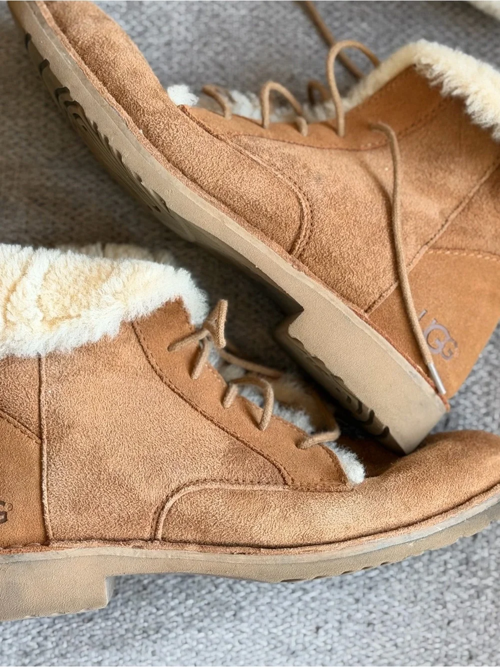 UGG Chestnut Suede Lace-Up Shearling Ankle Boots size 9